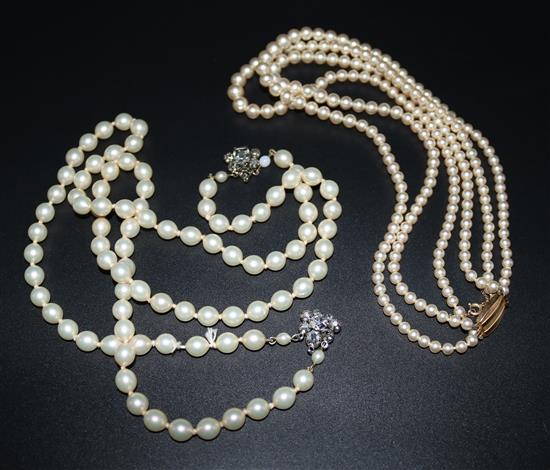 Ciro 3 strung simulated pearl neclace with 9ct gold clasp and one other necklace